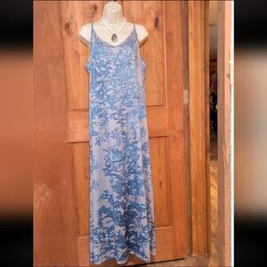 Elegant Blue Lace Maxi Dress